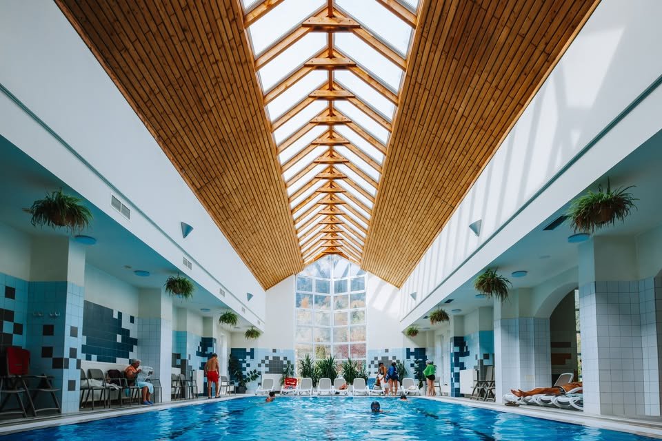 Wellness Tusnád medencék